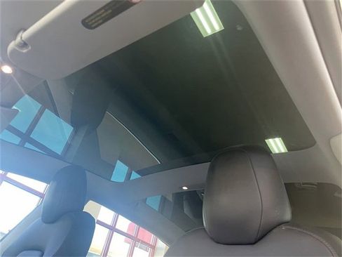Used 2020 Tesla Model 3 Long Range image 16