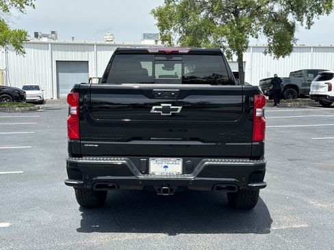 Used 2025 Chevrolet Silverado 1500 High Country w/ Midnight Edition AWD/4WD image 9