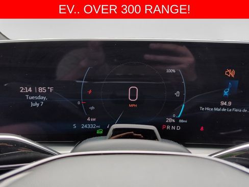 Used 2024 Cadillac Lyriq Luxury AWD/4WD image 10