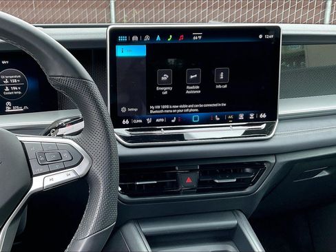 Certified 2025 Volkswagen Tiguan SE R-Line AWD/4WD image 5