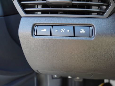Used 2025 Nissan Altima 2.5 SV FWD image 22