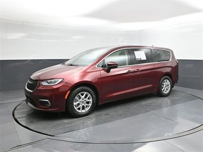 Used 2023 Chrysler Pacifica Touring-L