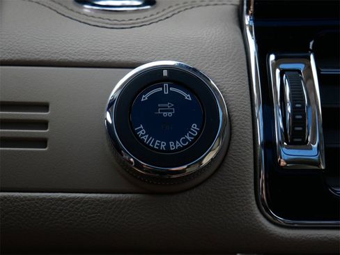 Used 2023 Lincoln Navigator Reserve image 25