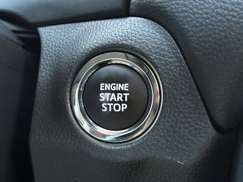 Used 2025 Toyota RAV4 XLE FWD image 22