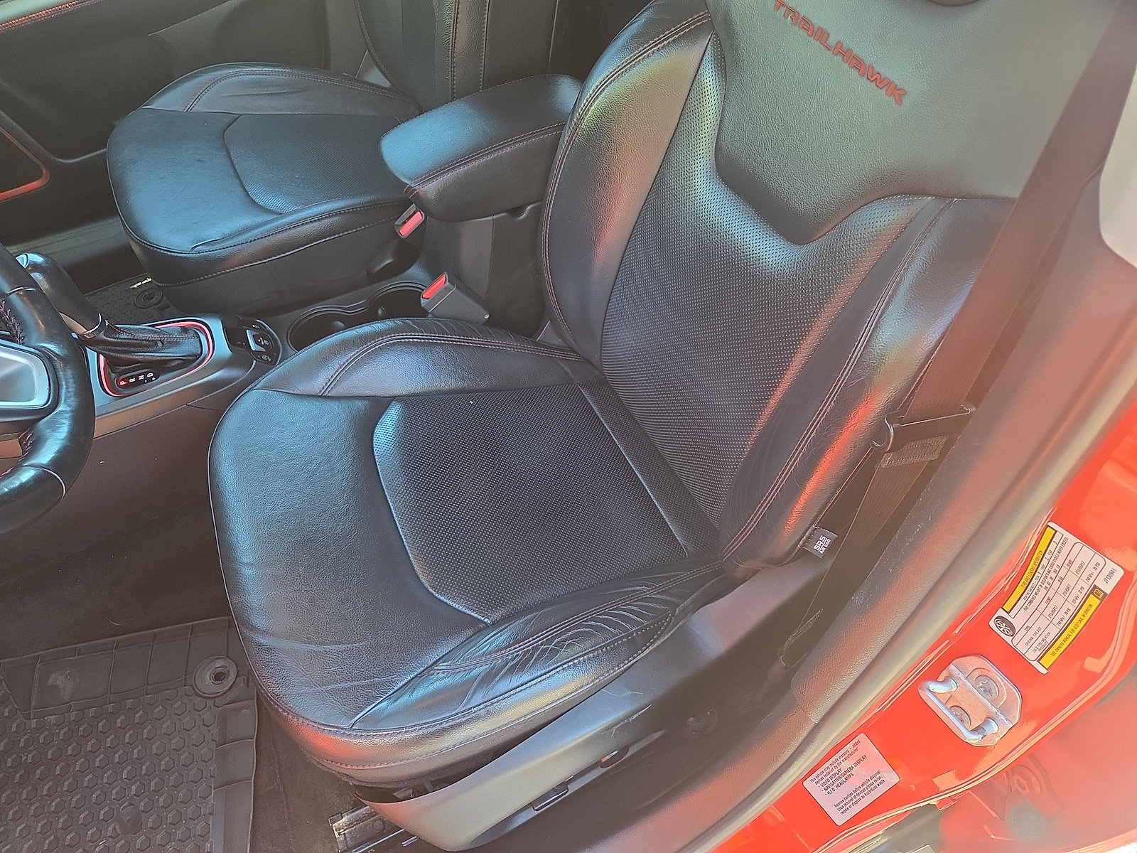 Used 2018 Jeep Compass Trailhawk w/ Leather Interior Group AWD/4WD image 13