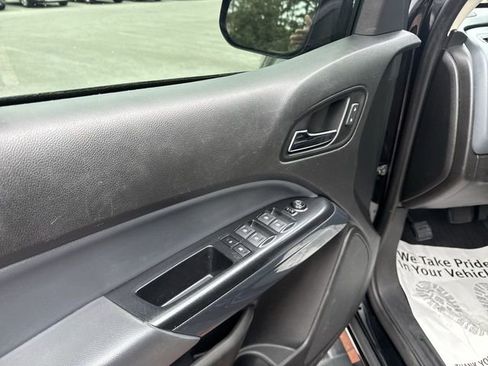 Used 2021 Chevrolet Colorado Z71 AWD/4WD image 13