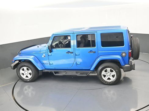 Used 2015 Jeep Wrangler Unlimited Sahara w/ Dual Top Group image 40