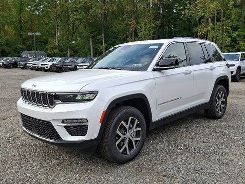 New 2025 Jeep Grand Cherokee Limited w/ Luxury Tech Group II image 2
