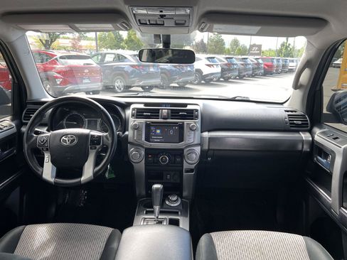 Used 2017 Toyota 4Runner SR5 AWD/4WD image 24