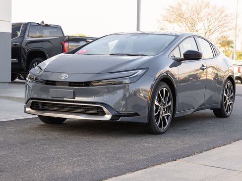 New 2026 Toyota Prius Plug-In Hybrid FWD image 2