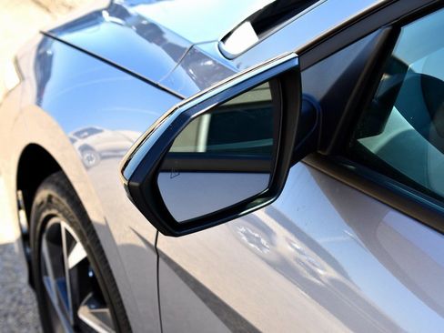 New 2025 Hyundai Elantra SEL image 12