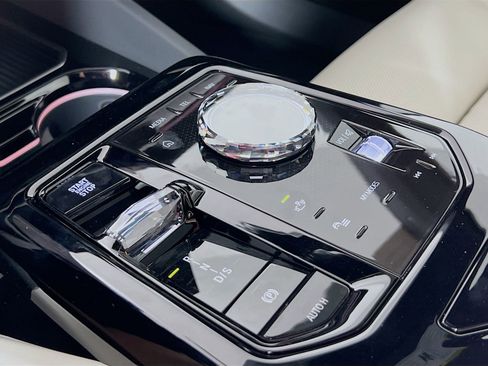 New 2026 BMW 550e xDrive w/ Executive Package image 20