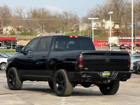 Used 2017 RAM 1500 Express w/ Express Value Package AWD/4WD image 2