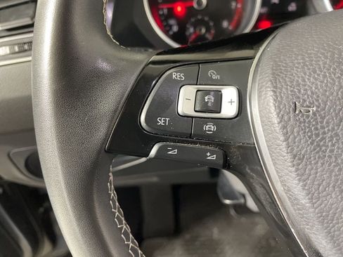 Used 2021 Volkswagen Tiguan SE w/ Panoramic Sunroof Package AWD/4WD image 13