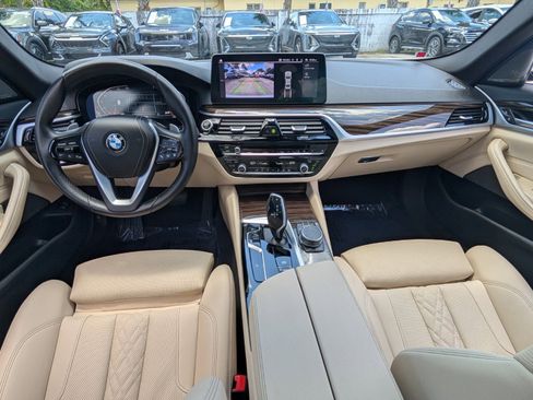Used 2023 BMW 530i w/ Premium Package RWD image 13