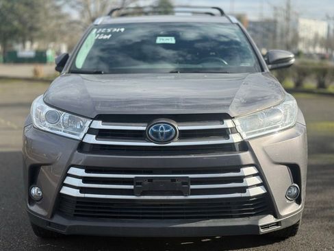 Used 2019 Toyota Highlander XLE image 8