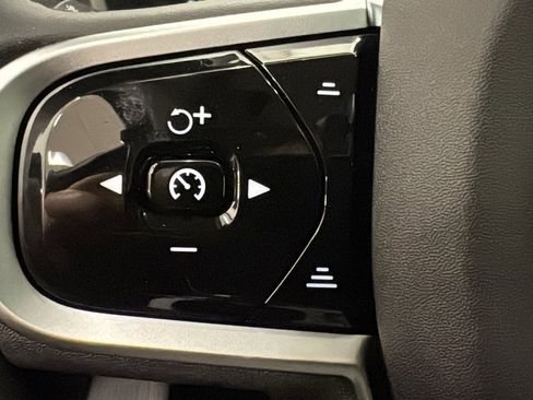 New 2026 Volvo XC90 B5 Core image 13