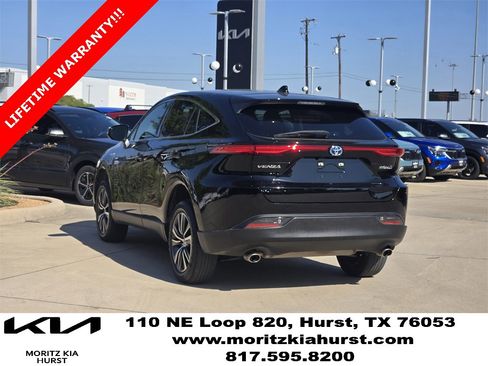 Used 2021 Toyota Venza LE image 3