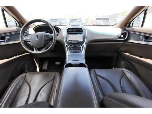 Used 2017 Lincoln MKX Reserve w/ Lincoln MKX Climate Package FWD image 10