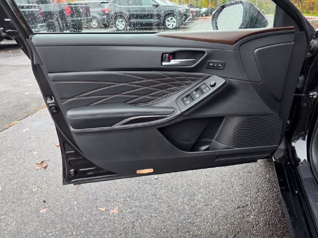 Used 2022 Toyota Avalon Limited w/ Advanced Safety Package FWD image 20