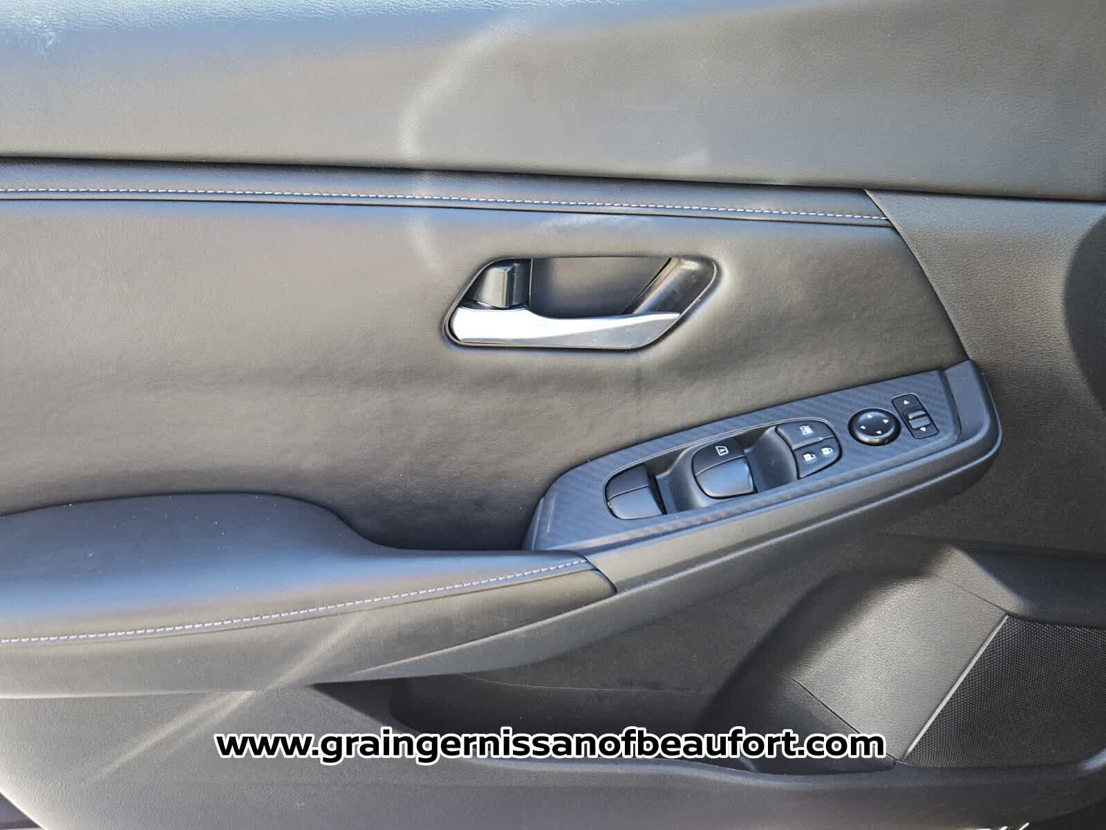 Used 2025 Nissan Sentra SV FWD image 16