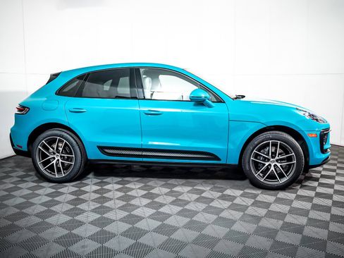 Certified 2023 Porsche Macan image 9