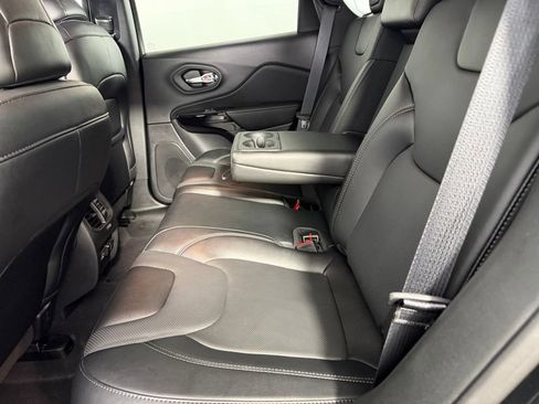 Used 2023 Jeep Cherokee Altitude Lux w/ Mopar Interior Package AWD/4WD image 27