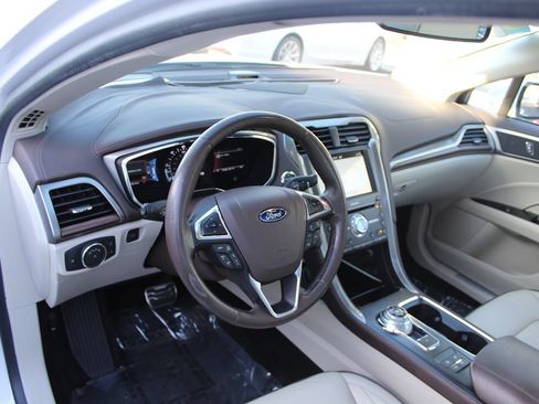 Used 2017 Ford Fusion Platinum FWD image 19