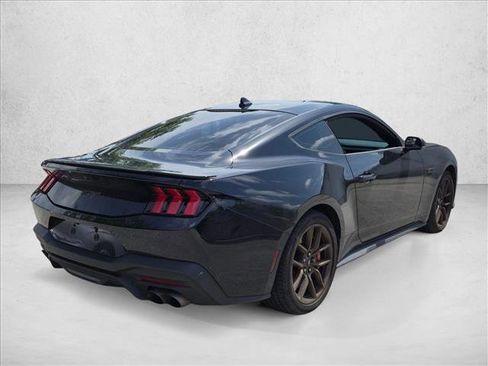 Used 2025 Ford Mustang GT Premium RWD image 5