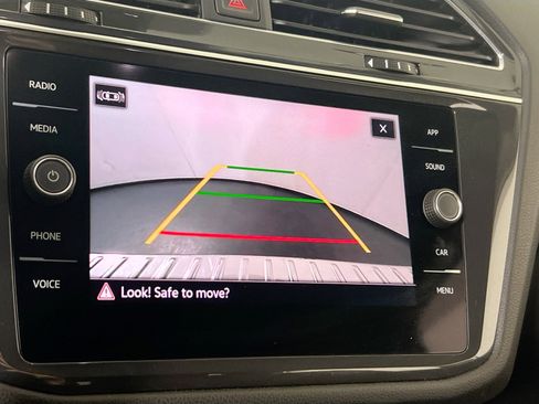 Used 2022 Volkswagen Tiguan SE image 13