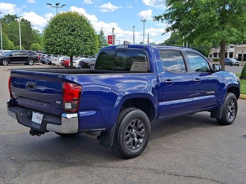 Used 2022 Toyota Tacoma SR5 AWD/4WD image 8