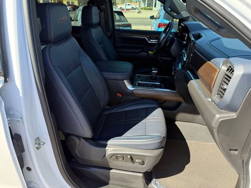 Used 2023 Chevrolet Silverado 1500 High Country w/ Technology Package AWD/4WD image 43