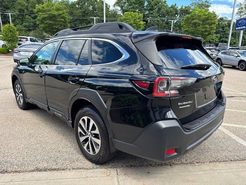 Used 2024 Subaru Outback Premium AWD/4WD image 4