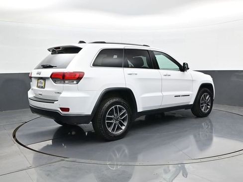 Used 2020 Jeep Grand Cherokee Laredo w/ 18" Wheel & 8.4" Radio Group AWD/4WD image 5