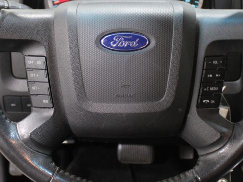 Used 2010 Ford Escape XLT image 8