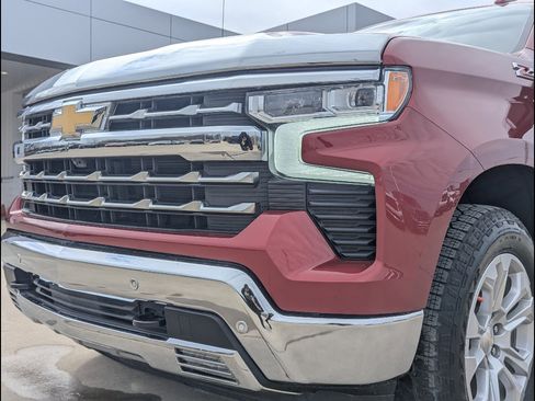 Used 2022 Chevrolet Silverado 1500 LTZ w/ LTZ Premium Package AWD/4WD image 14