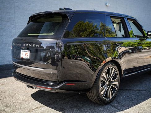 Used 2025 Land Rover Range Rover SE AWD/4WD image 14
