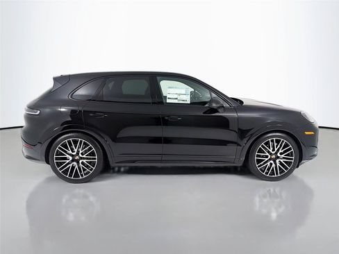 New 2026 Porsche Cayenne GTS AWD/4WD image 23