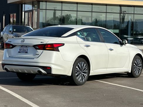 Certified 2023 Nissan Altima 2.5 SV w/ SV Premium Package image 4