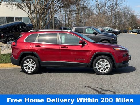 Used 2016 Jeep Cherokee Latitude image 4