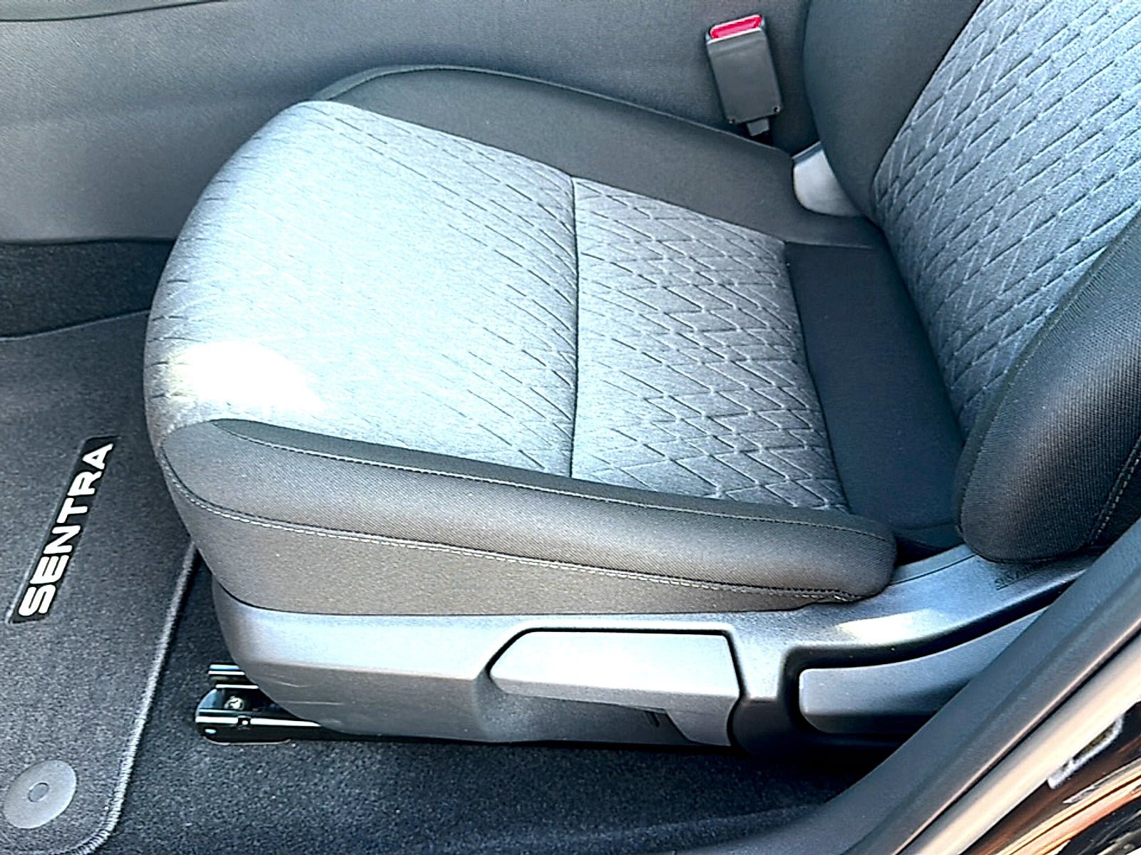 New 2027 Nissan Sentra SV w/ SV Convenience Package FWD image 12