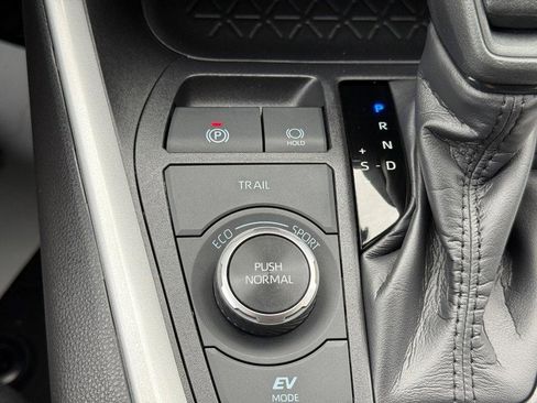 Used 2025 Toyota RAV4 Woodland Edition image 28