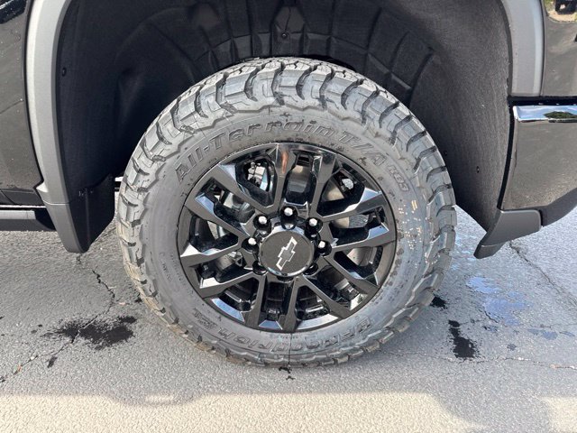 New 2026 Chevrolet Silverado 2500 High Country w/ Midnight Edition AWD/4WD image 9