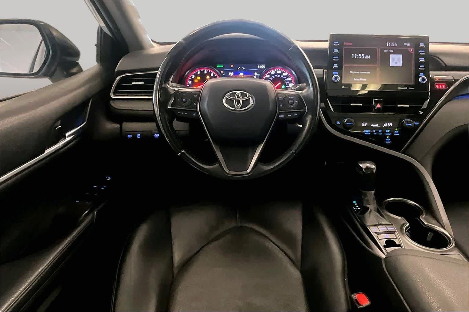 Used 2022 Toyota Camry XSE FWD image 5