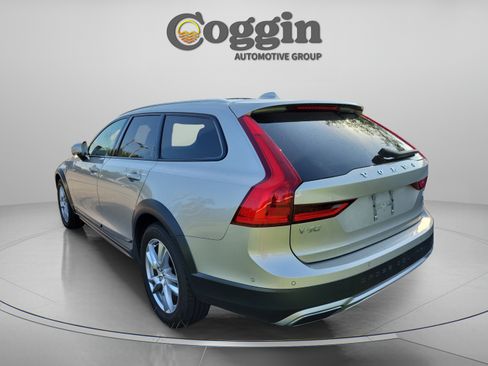 Used 2019 Volvo V90 T5 Cross Country AWD/4WD image 2