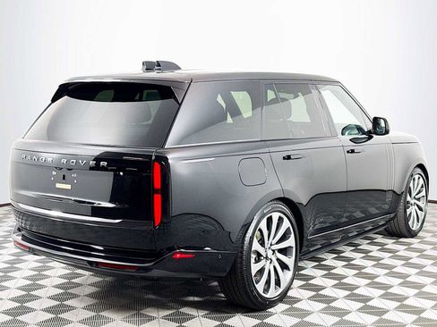 New 2025 Land Rover Range Rover SE image 5