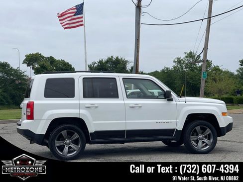 Used 2015 Jeep Patriot High Altitude AWD/4WD image 9