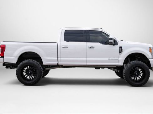 Used 2019 Ford F250 Platinum w/ Platinum Ultimate Package AWD/4WD image 5