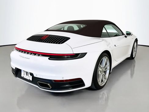 Used 2024 Porsche 911 Carrera RWD image 5