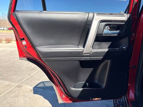 Used 2022 Toyota 4Runner SR5 Premium image 24